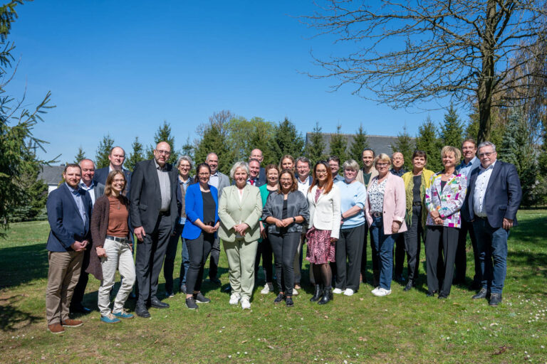 Mitglieder des Fachausschusses Tourismuspolitik zum Gruppenfoto