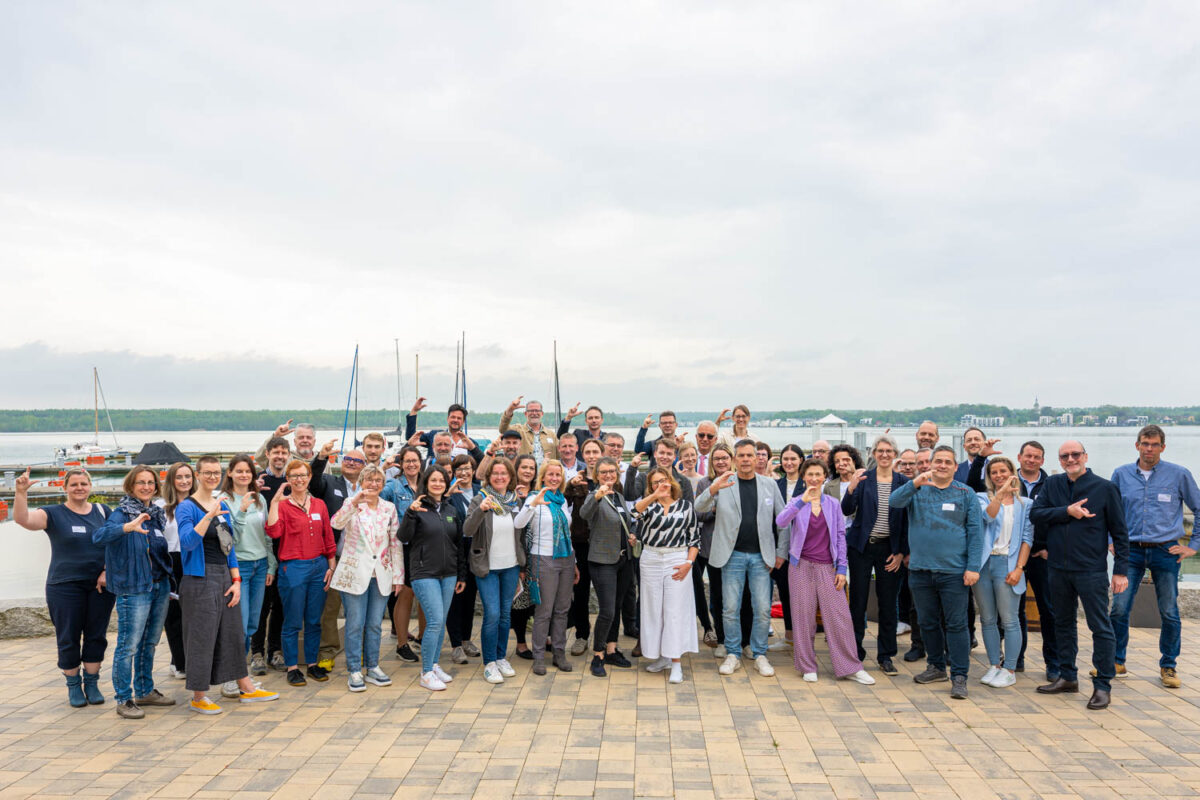 ZukunftSchmiede live 2026 Gruppenbild der Teilnehmer