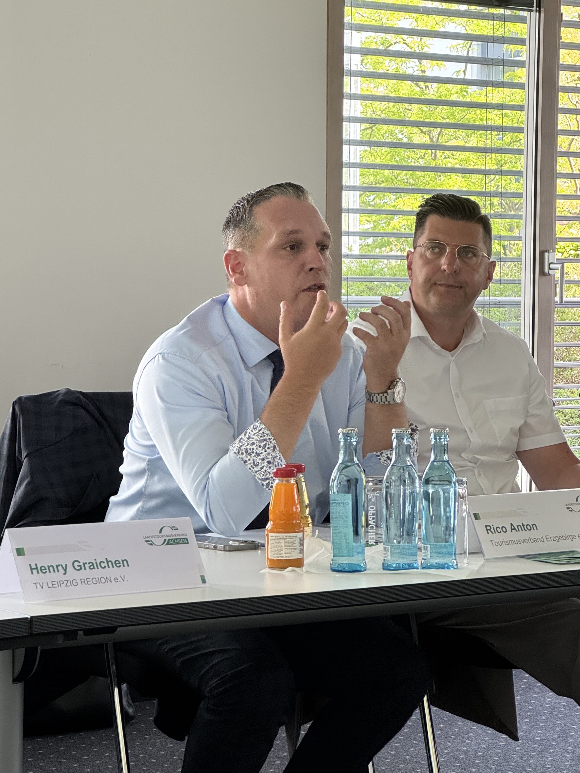 Landrat Anton, Erzgebirgskreis, ergreift das Wort