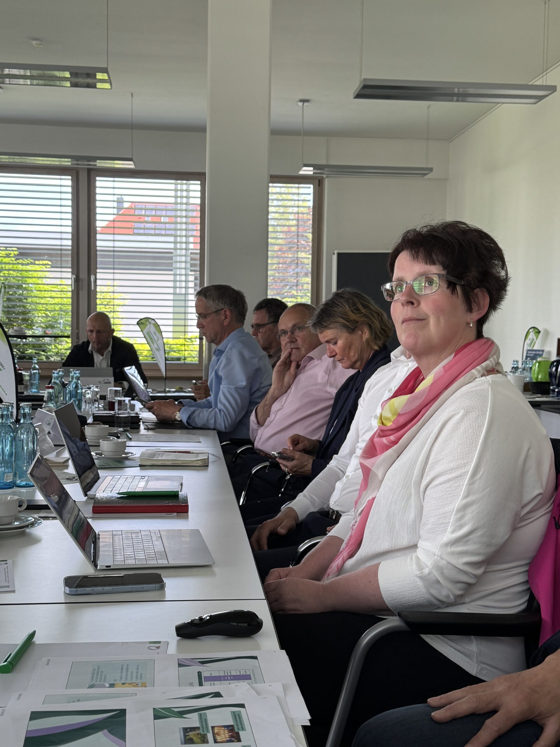 Die Vorstände des LTV SACHSEN folgen dem Geschehen der Sitzung.
