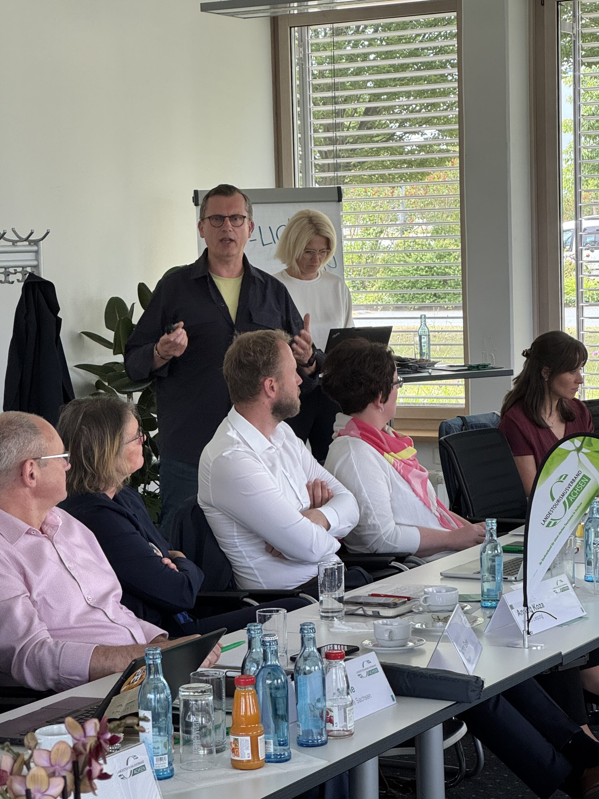 Die Vorstände des LTV SACHSEN folgen dem Geschehen der Sitzung.